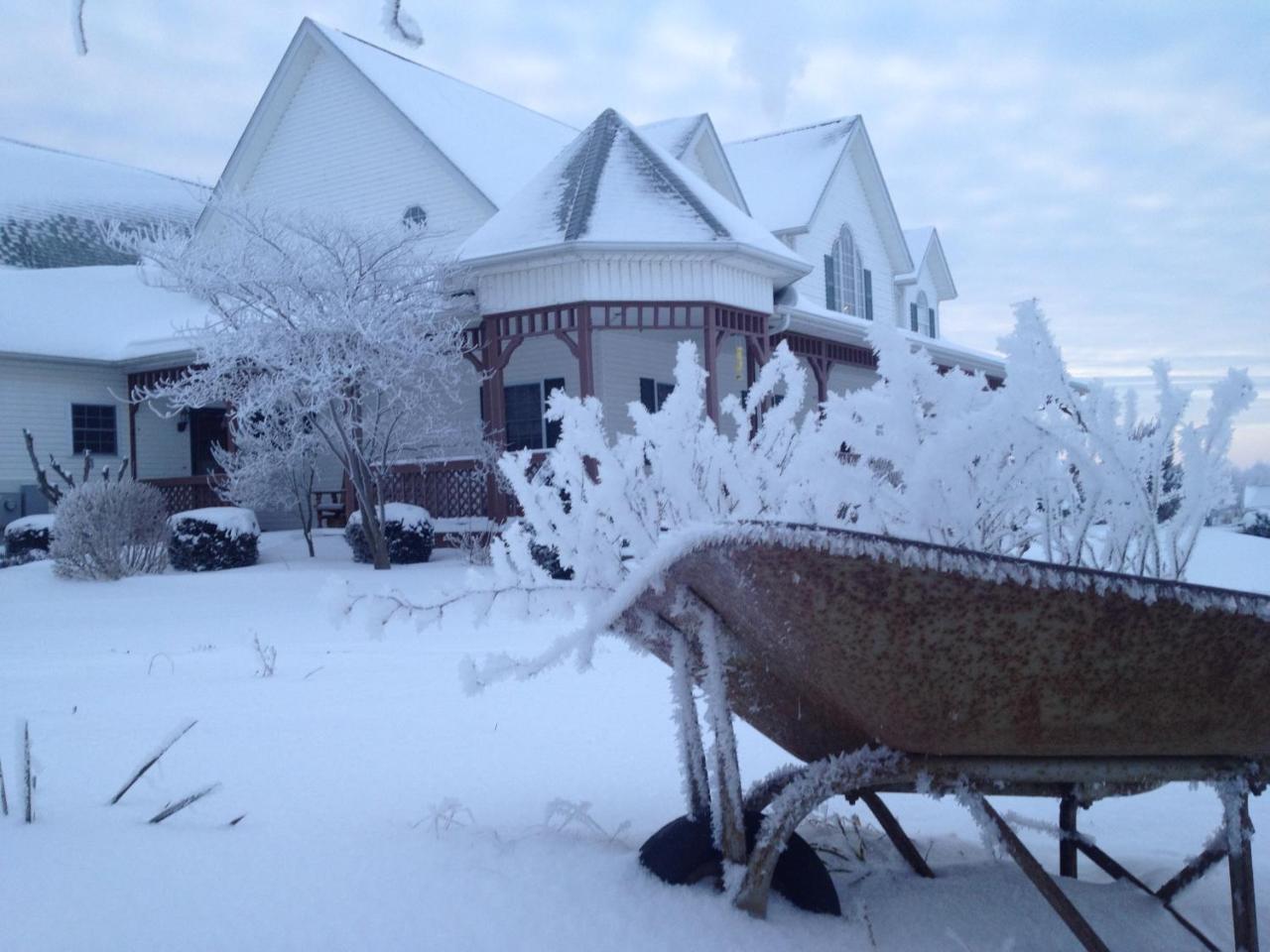 Green Gables Bed & Breakfast Odon Exteriör bild